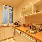 T2 Apartment On The Banks Of The Seine