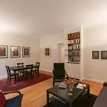 T2 Apartment On The Banks Of The Seine